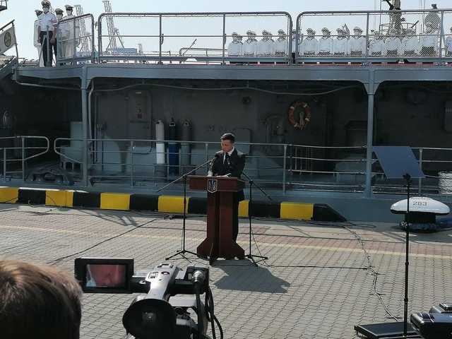 Зеленский принял парад Военно-морских сил в Одессе