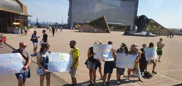 Одесситы обратились к Зеленскому с просьбой остановить стройку "Варды Плюс" на побережье