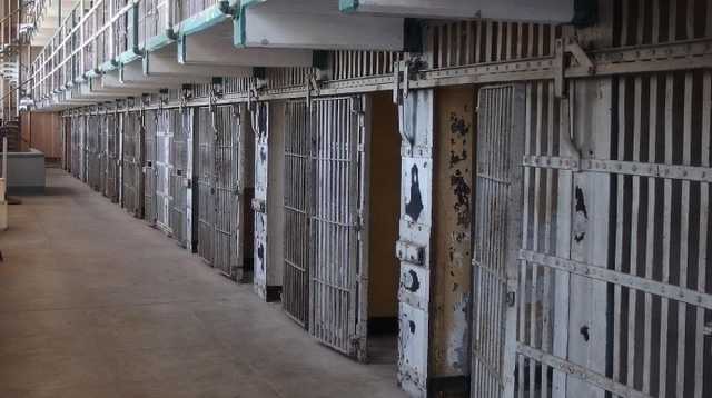 Неповнолітні побили наглядача СІЗО, забрали ключ та втікали з ув’язнення