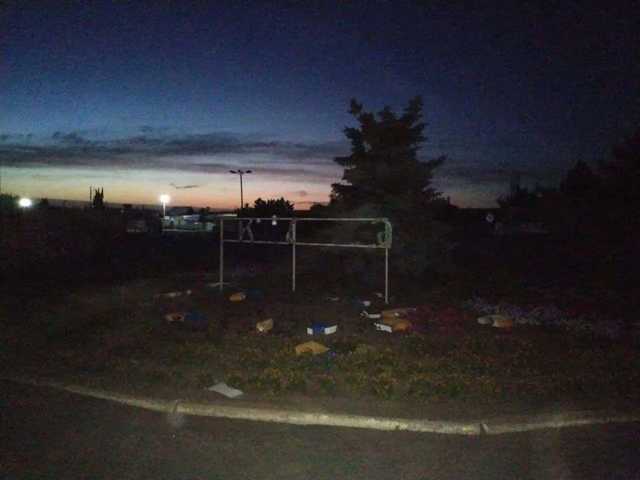 В Станице Луганской пьяный мужчина уничтожил знак "Украина"