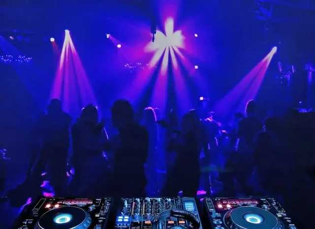 Ночные клубы в Украине не будут работать после 23:00