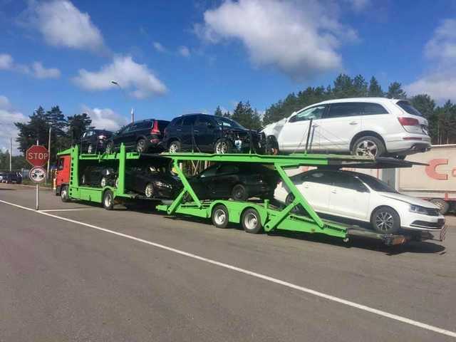 Украинские таможенники конфисковали 8 авто из США