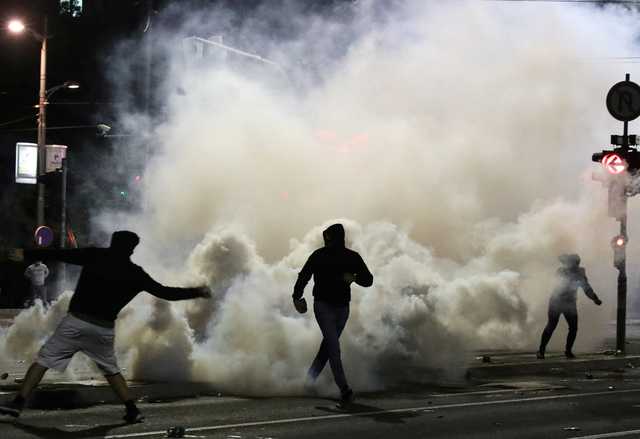 Антикарантинні заворушення у Белграді: 19 затриманих, травмовано 2 журналістів
