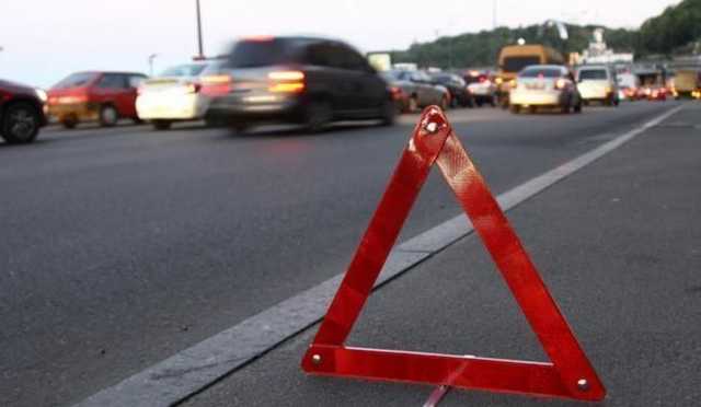 Во Львовской области произошло массовое ДТП с грузовиком, есть жертва