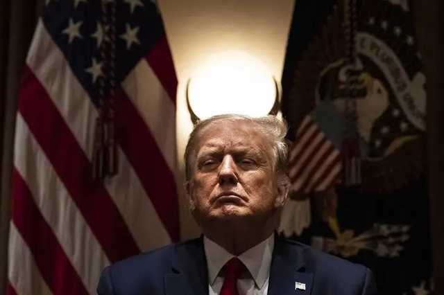 Трампа показали на фото с дьявольскими рогами