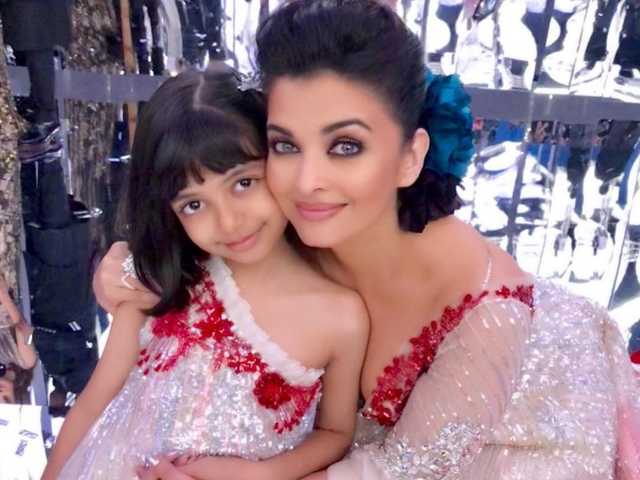 Ставшая звездой Болливуда Мисс мира подхватила коронавирус вместе со всей семьей