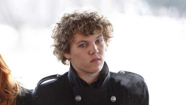 Внук Элвиса Пресли покончил с собой в возрасте 27 лет