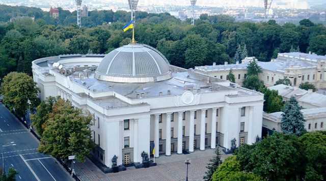Рада хочет провести местные выборы на Донбассе и Крыму по отдельному закону