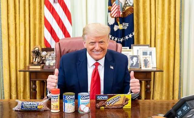 Поддержал дочь: Трамп сфотографировался с бобами и вафлями