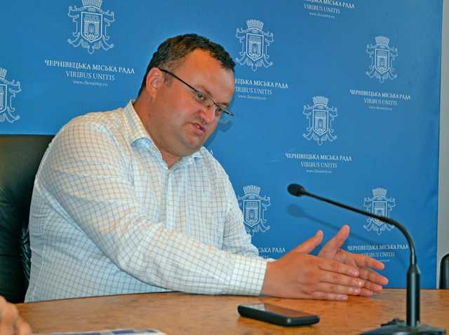 Верховний суд скасував поновлення на посаді мера Чернівців