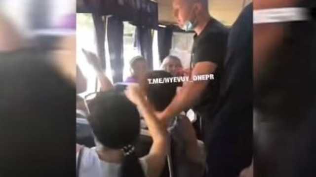 Полиция открыла дело по факту избиения в маршрутке Днепра девушки, оплатившей два места