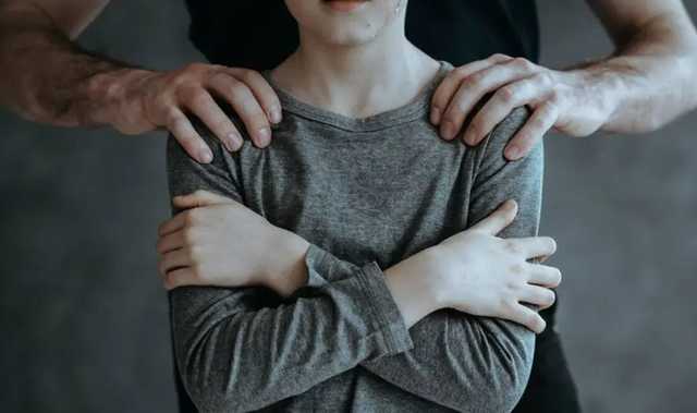 На Днепропетровщине мужчина заманил и изнасиловал 13-летнего мальчика