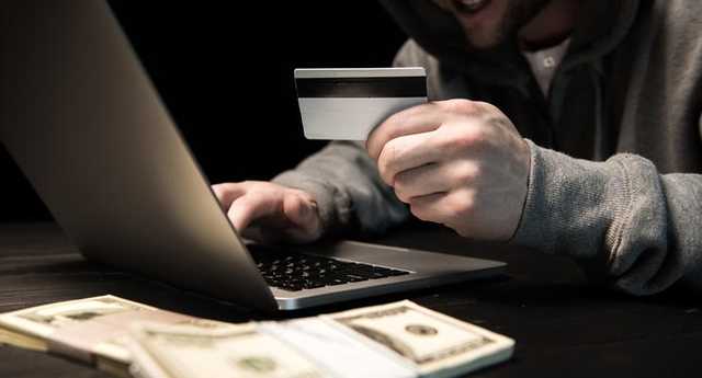 Мошенники воруют деньги на переводах украинцев: как работает схема