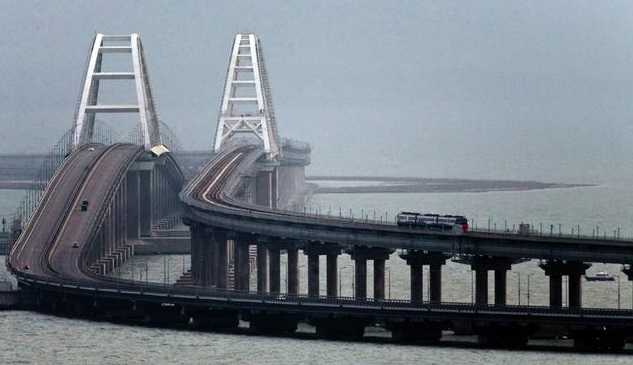 Оккупанты перебрасывают войска в Крым