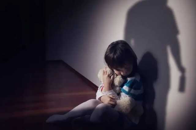 В России отчим три недели избивал двухлетнего малыша: ребенок сбежал