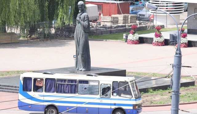Из автобуса в Луцке вышло трое заложников