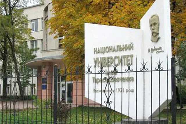 В Луганске оккупанты уничтожили барельеф Тарасу Шевченко