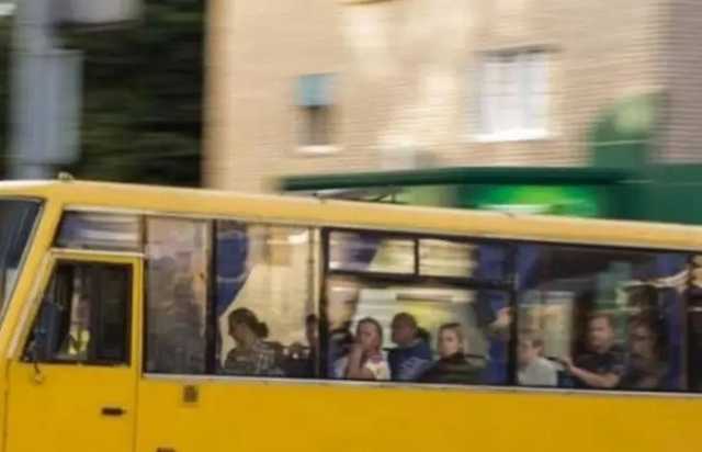 В Днепре в маршрутке избили девушку: появились новые детали инцидента