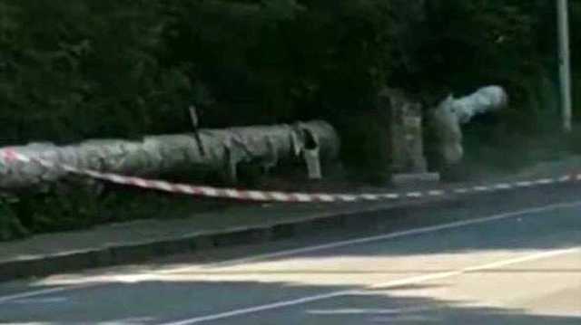 В Виннице водометом взорвали подозрительную банку с пирожками