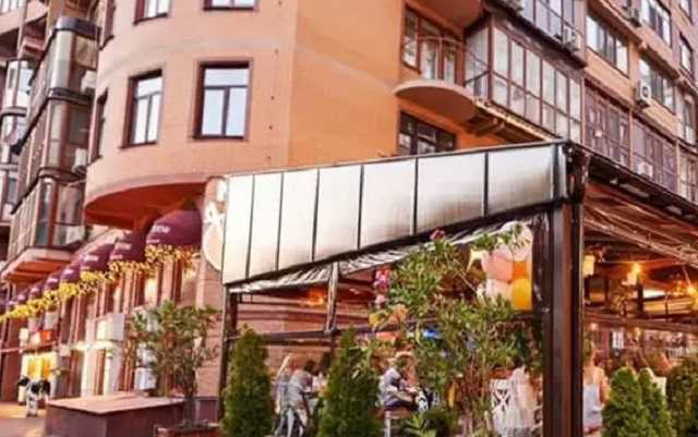 В Киеве возле ресторана устроили стрельбу: ранены студенты