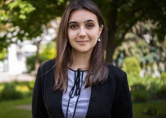 Спикер Зеленского в июне заработала в полтора раза больше шефа