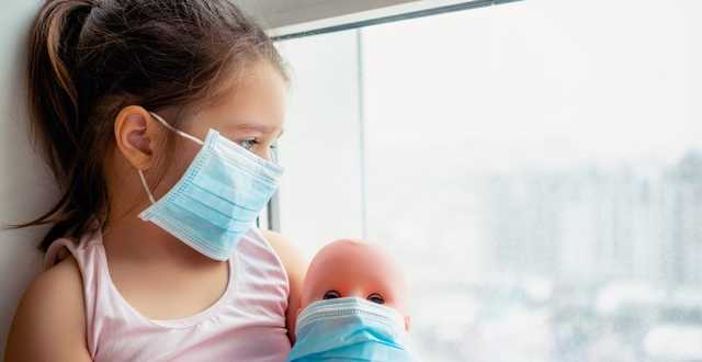 Заболевший COVID-19 врач рассказал, почему не боялся заразить детей