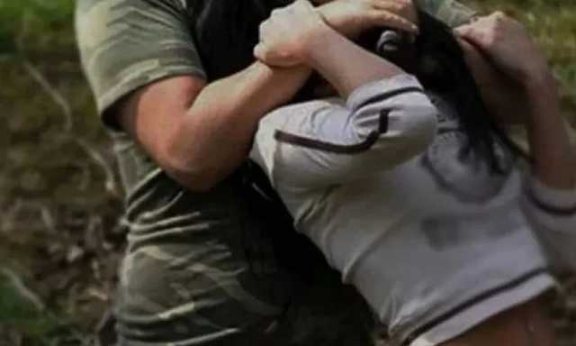 В Николаеве маньяк затащил в кусты и изнасиловал женщину