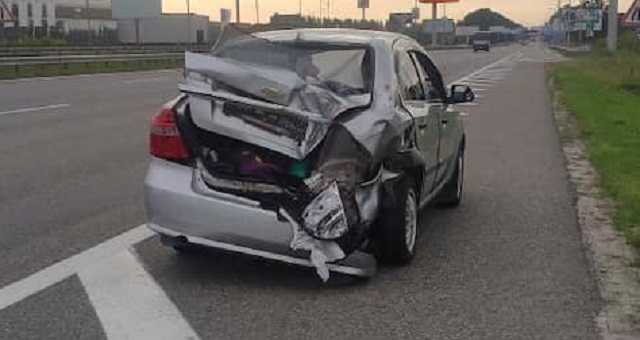 Микроавтобус отбросило на отбойник: под Борисполем произошла смертельная авария