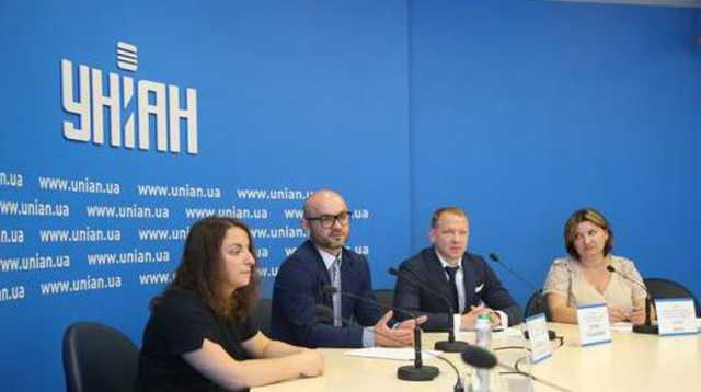 Сеть АЗС "Мотто" призывает Президента и главу МВД остановить рейдеров