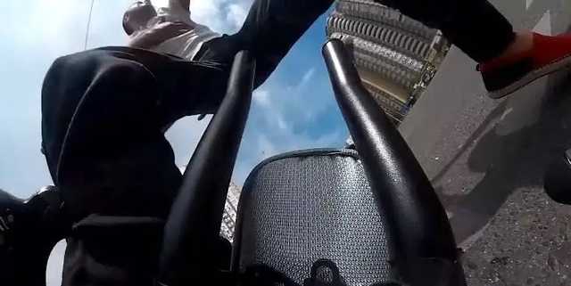 В Киеве водитель избил велосипедиста за замечание