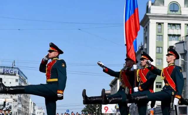 Украина передала ноту протеста России из-за "военных парадов" в Крыму