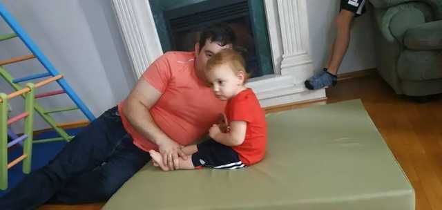 Годовалый мальчик из Киева побил рекорд Украины, сделав 430 упражнений на пресс