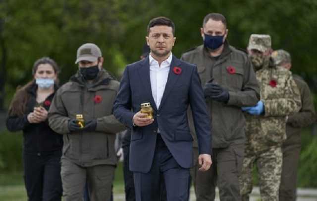 Бутусов: Зеленский и Ермак придумали "хитрый" политический трюк – запретить армии воевать