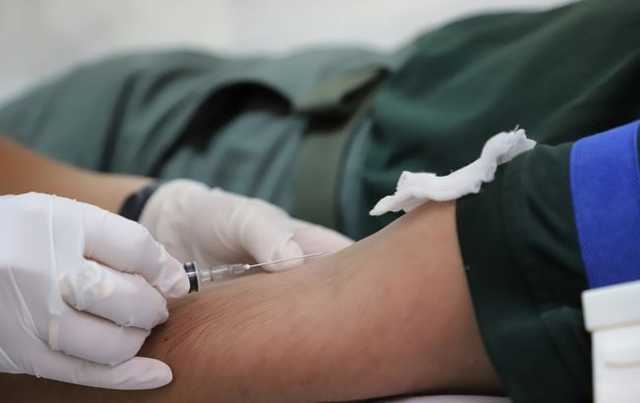 Латвия обязала трудовых мигрантов сдавать тест на COVID-19