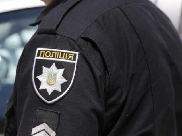 В Кременчуге пара в авто занималась сексом на глазах у полиции