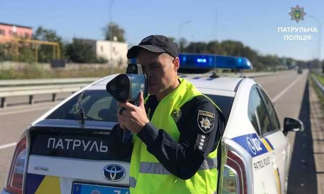 На украинских дорогах стало больше полиции с радарами TruCAM