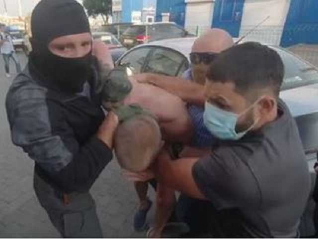 Заподозрили в работе на Украину: оккупанты в Крыму задержали моряка ЧФ России