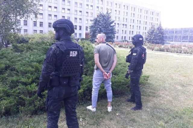 В Полтаве на взятке в 80 000 долларов погорел следователь ГБР