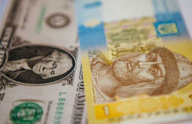 У липні Нацбанк “влив” майже півмільярда доларів на підтримку гривні