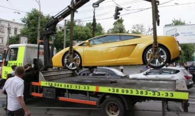 Окружной админсуд Киева принял к рассмотрению иск о запрете эвакуаторов в столице