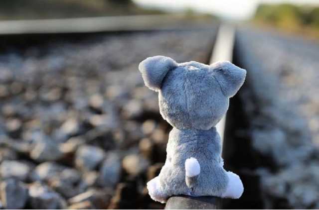 В Сумах из-за изнасилования ребенка люди блокировали железную дорогу