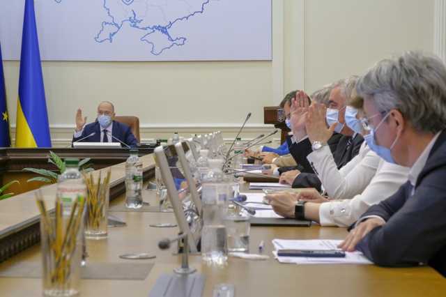 Кабмин утвердил прогноз по экономике на три года