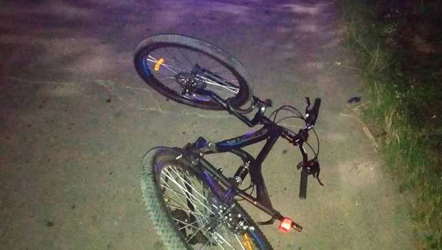 Под Ровно водитель насмерть сбил 12-летнюю велосипедистку