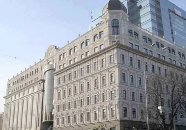 В бизнес-центре "Леонардо" в Киеве полиция проверяет информацию о захвате заложников