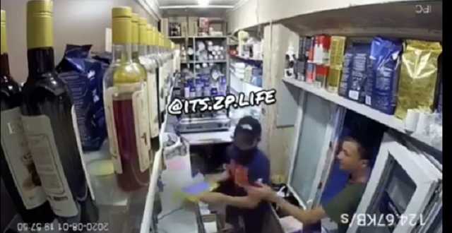 В Запорожье дети-"гангстеры" совершили ограбление и прославились в сети