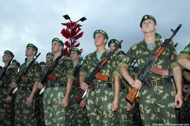 Беларусь объявила срочные сборы резервистов на границе с Россией