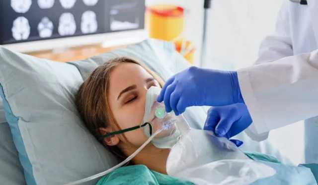 Молодежь стала в три раза чаще болеть коронавирусом – ВОЗ