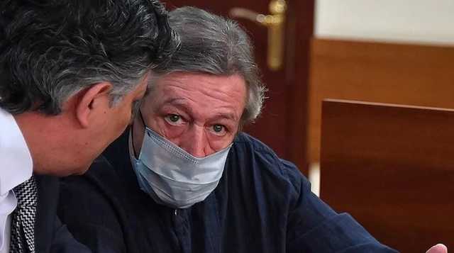 Ефремов был один в машине во время ДТП: в суде зачитали результат экспертизы