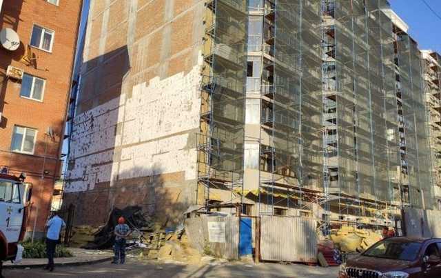 В Полтаве на строительстве обрушились леса, есть пострадавшие