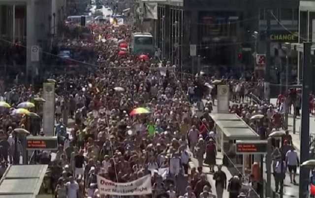 В сети разоблачили нашумевший фейк про многомиллионный митинг против карантина в Германии